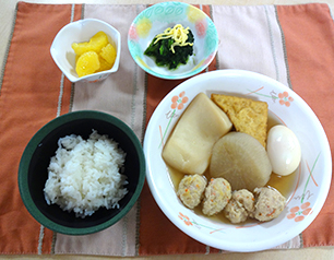 （↑）おでん鍋