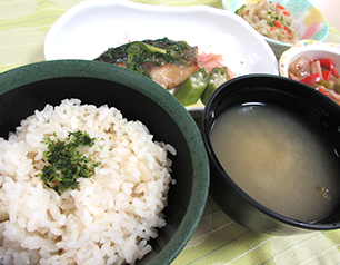 （↑）帆立の炊き込み御飯