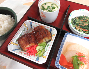 （↑）鰻の松花堂