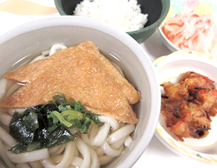 （↑）きつねうどん