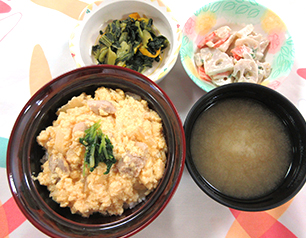 （↑）親子丼