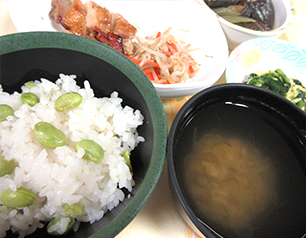 （↑）枝豆ご飯