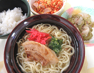 （↑）ソーキそば