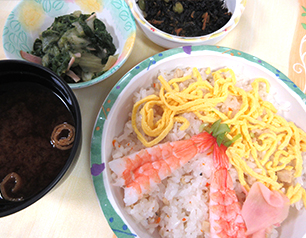 （↑）ちらし寿司